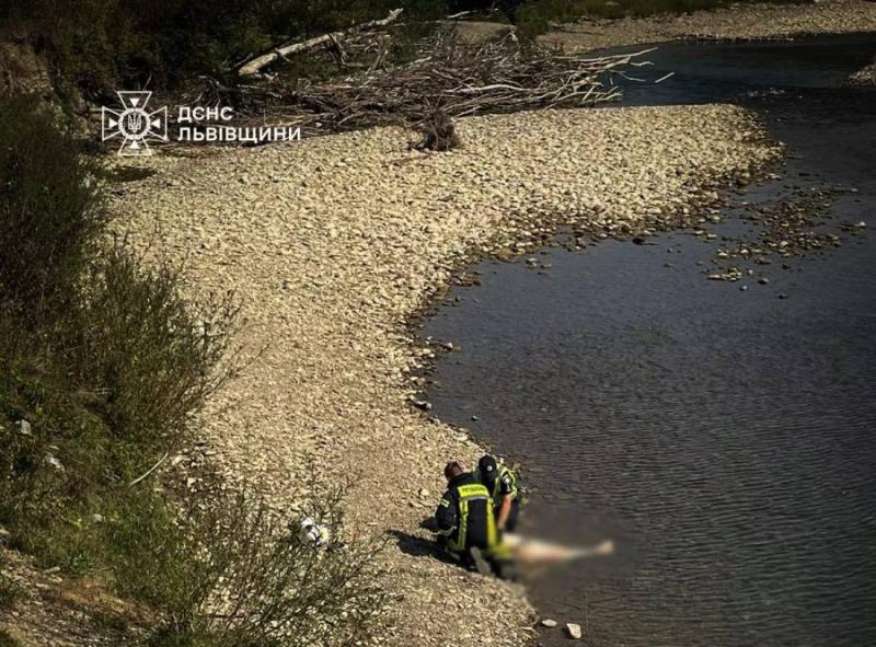 У Львівській області у водах річки Стрий загинули дві неповнолітні дівчини.