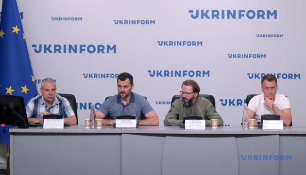 Депутат зазначає, що вітчизняні виробники озброєння повинні зосередитися на розвитку через експорт.