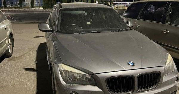 В Україну намагалися доставити BMW, маскуючи його під гуманітарну допомогу.