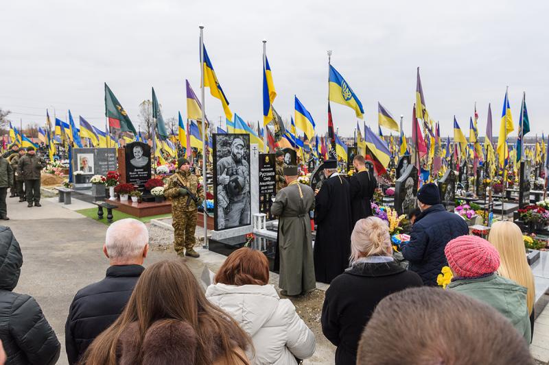 У Харкові віддали шану нацгвардійцю, що загинув під час розмінування | Новини Харкова та України - АТН